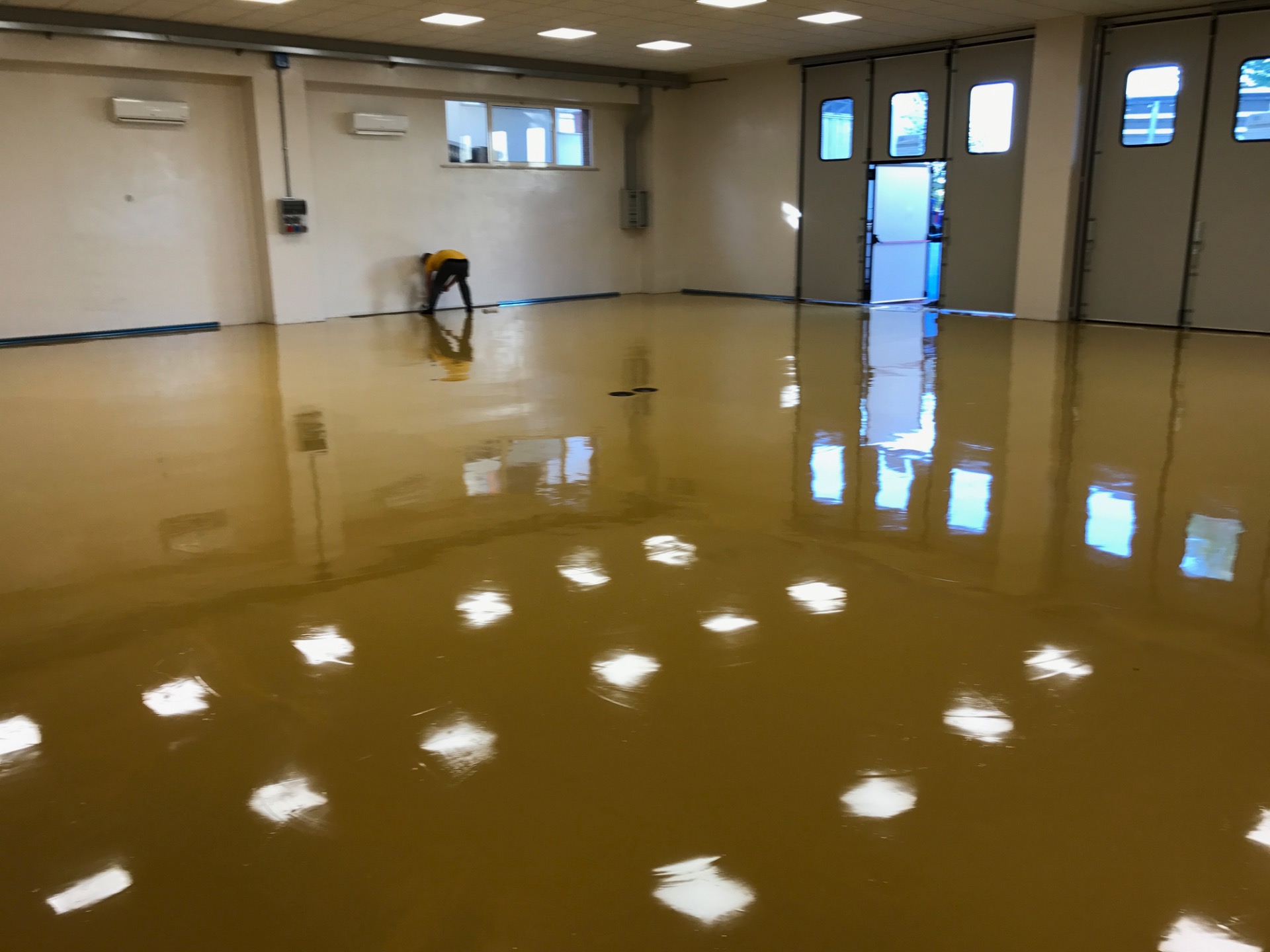 Pardoseala Industrială acoperita cu rășină epoxidice RAL 1004